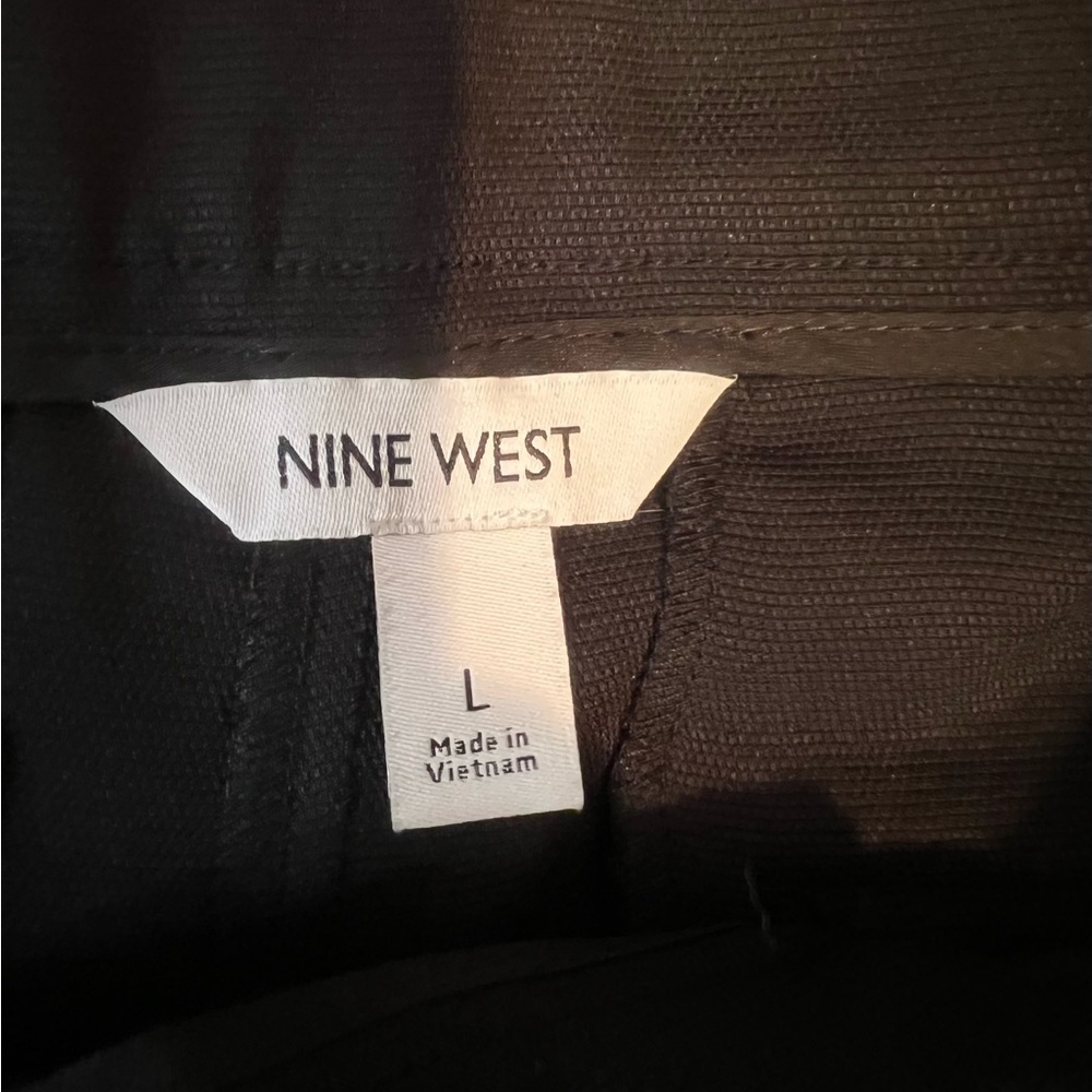 New / Nine West Black Belted Shorts / Size L - Picture 3 of 11
